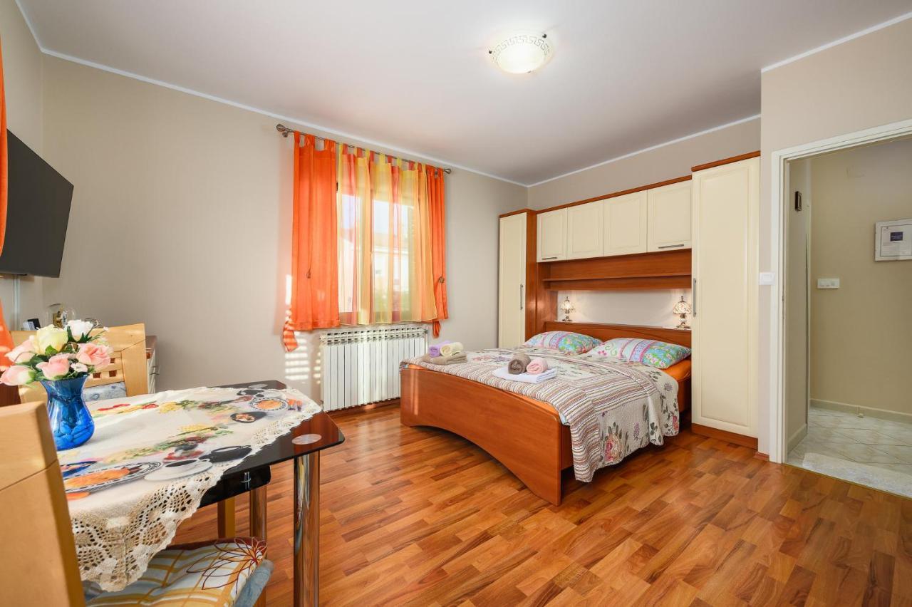 Appartement House Alma à Poreč Extérieur photo